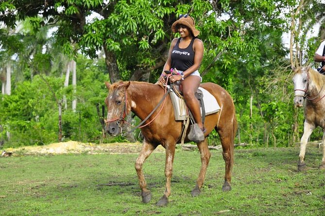 Safari Tour in Punta Cana todo el dia una Aventura inolvidable - Uvero Alto Horseback Riding: 1 Hour That Adds Real Connection