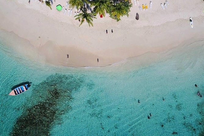 Samana: Cayo levantado ( Bacardi Island) & El Limon Waterfalls from Punta Cana - Cayo Levantado (Bacardi Island): lunch that actually fills you up
