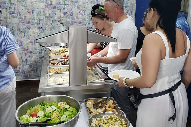 Santo Domingo City Tours Full Day From Punta Cana - Dominican buffet lunch plus snacks: what to expect from the food plan