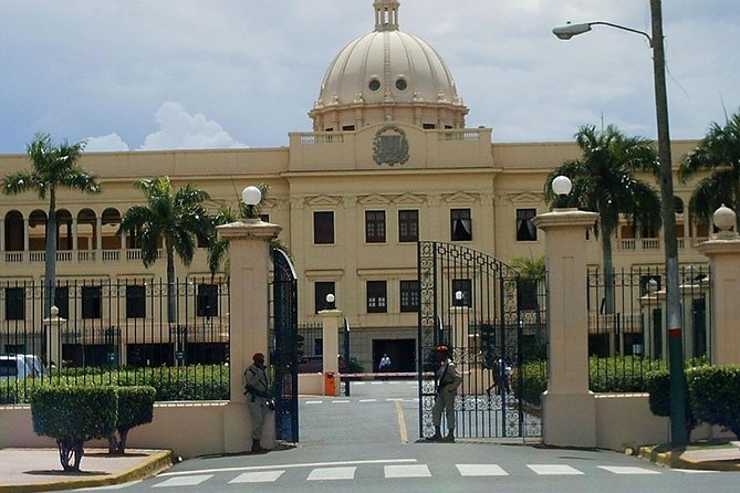 Santo Domingo Full Day Cultural Tour - Faro a Colón: Columbus Lighthouse views and museum time