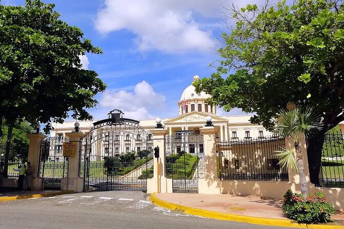 Santo Domingo Historical Tour with Caves from Punta Cana - Museo de las Casas Reales: where power gets shown up close