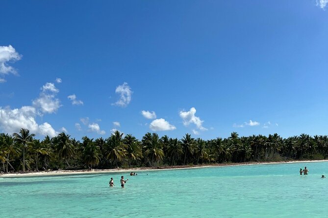 Saona Island and Chavon River Tour with Lunch and Drinks - Lunch and drinks: how the included food fits a long day