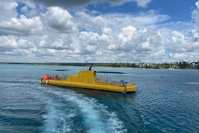 Saona Island at Yellow Submarine Exclusive Tour from Punta Cana - Piscina Natural Saona: waist-deep starfish time and open bar