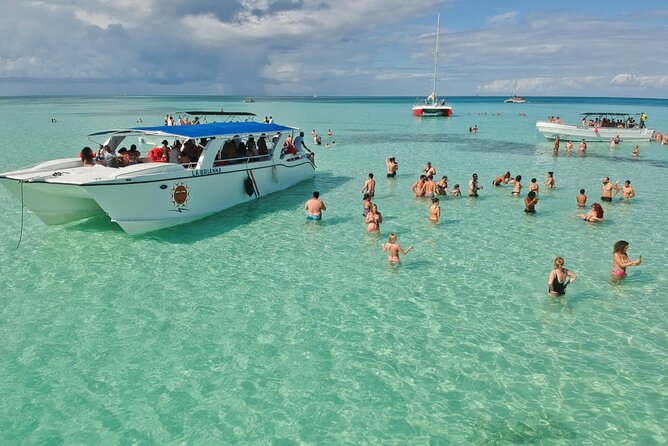 Saona Island Catamaran Adventure with Free Food and Transportation - Isla Saona beach time, how 3 to 3.5 hours feels on the sand