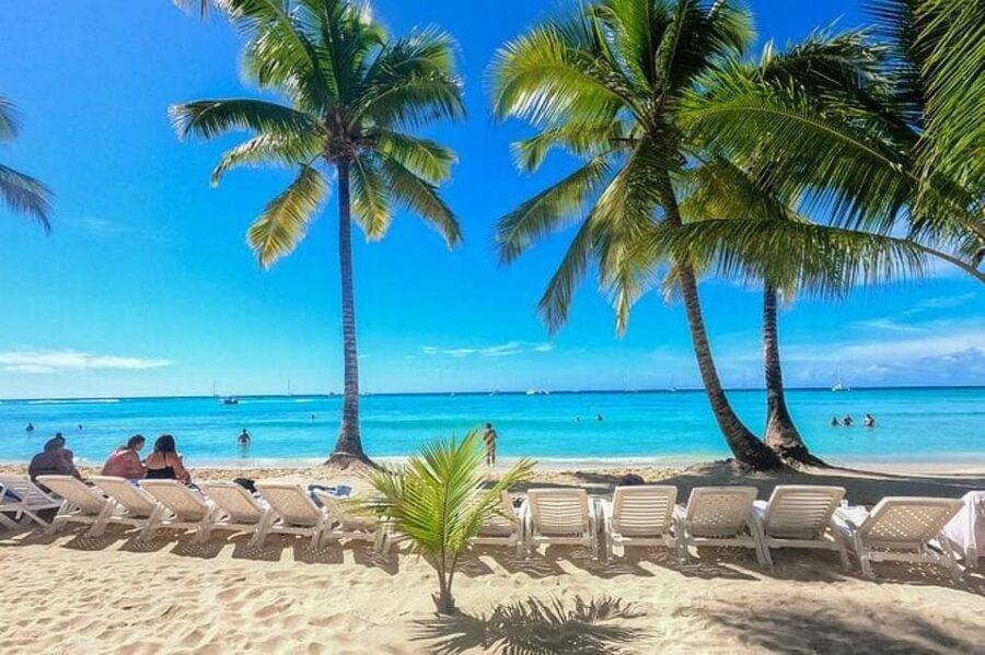 Saona Island: Catamaran/Speedboat Tour to a Dream Beach - From Saona to the Natural Pool sandbar, shallow and starfish clear