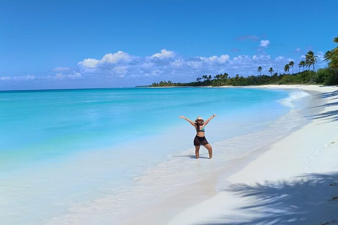 Saona Island Premium Discovery Tour from Punta Cana or Bayahíbe - Return to Bayahíbe, with a final snack and souvenir stop