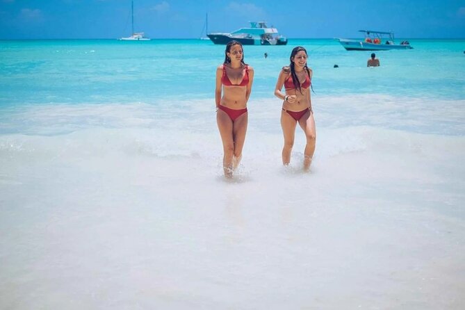 Saona Island Tour From Santo Domingo with Lunch, Open Bar, Pickup - Group Size, Comfort, and Why the Schedule Feels Manageable