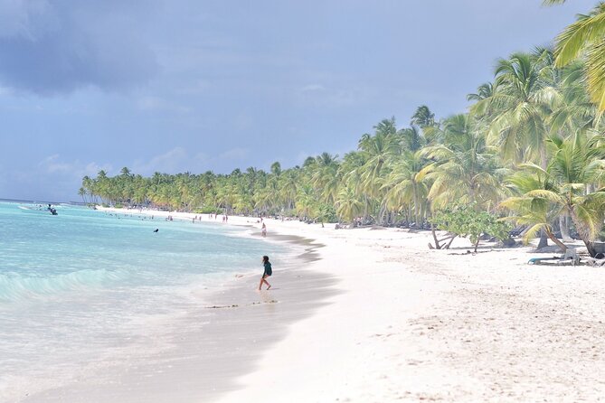 Saona Island Tour in Punta Cana - Natural Pool on Saona: the sandbar that does the heavy lifting