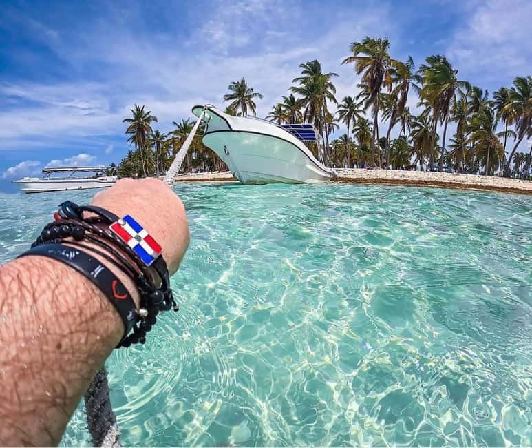 Saona Island VIP: 4 Beaches , Mano Juan & Canto de la Playa - Group size and what “VIP” feels like on the ground