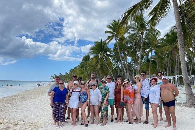 Saona Relax Tour - The lunch break: paella-style highlight plus a full buffet plate