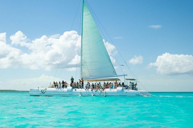 Saône Deluxe Platinum Island - Stop on Isla Saona: private beach time and a gourmet buffet lunch