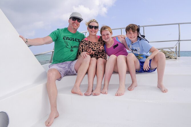 Shared Family Snorkeling Boat with Drinks and Snacks - On board: open bar, fruit and nachos, plus a crew that keeps it lively