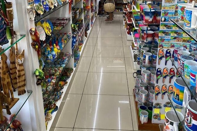 Shopping or souvenirs in Plaza Bávaro - A $5 Plaza Bávaro Souvenir Stop That Stays Simple