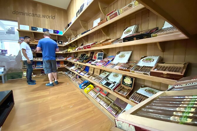 Shopping tour Punta Cana rum cigars coffee larimar chocolate souvenirs mamajuan - Larimar History and Jewelry Shopping Without the Guesswork