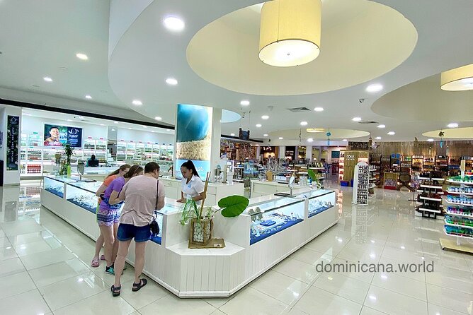 Shopping tour Punta Cana rum cigars coffee larimar chocolate souvenirs mamajuan - Time and Transport: How to Avoid Getting Burned by a Fast Schedule