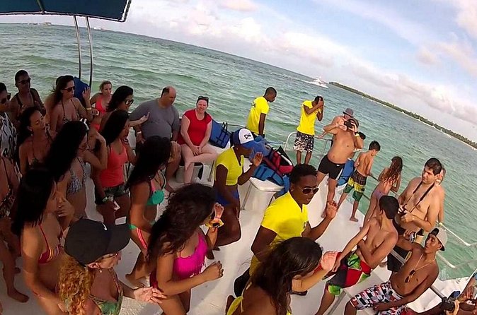 Snuba Snorkelking Parasailing and Catamaran Pack - Food and Drinks: Included Lunch, Fruit, Snacks, and Open Bar