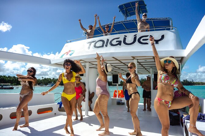 Taiguey Emotion Show - Stop 4 at Bavaro Beach: Sailing the Clear Coast and the Natural White-Sand Pool
