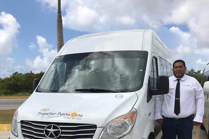 Transfers of 1-6 people Punta Cana area - Inside the Ride: Safety Seats, Tracking, and Comfort That Add Up