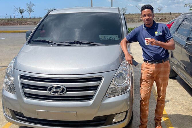 Traslados Aeroepuerto/Hoteles en Punta Cana y Bavaro - Private airport-to-hotel transfer in Punta Cana, without the hassle