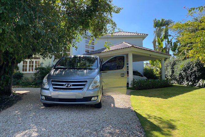 Traslados Aeroepuerto/Hoteles en Punta Cana y Bavaro - Reliability signals from the feedback: punctual, friendly, good with luggage