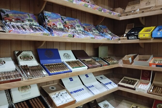 World Mart Souvenirs Store - Guided Tour - A simple game plan so you leave happy